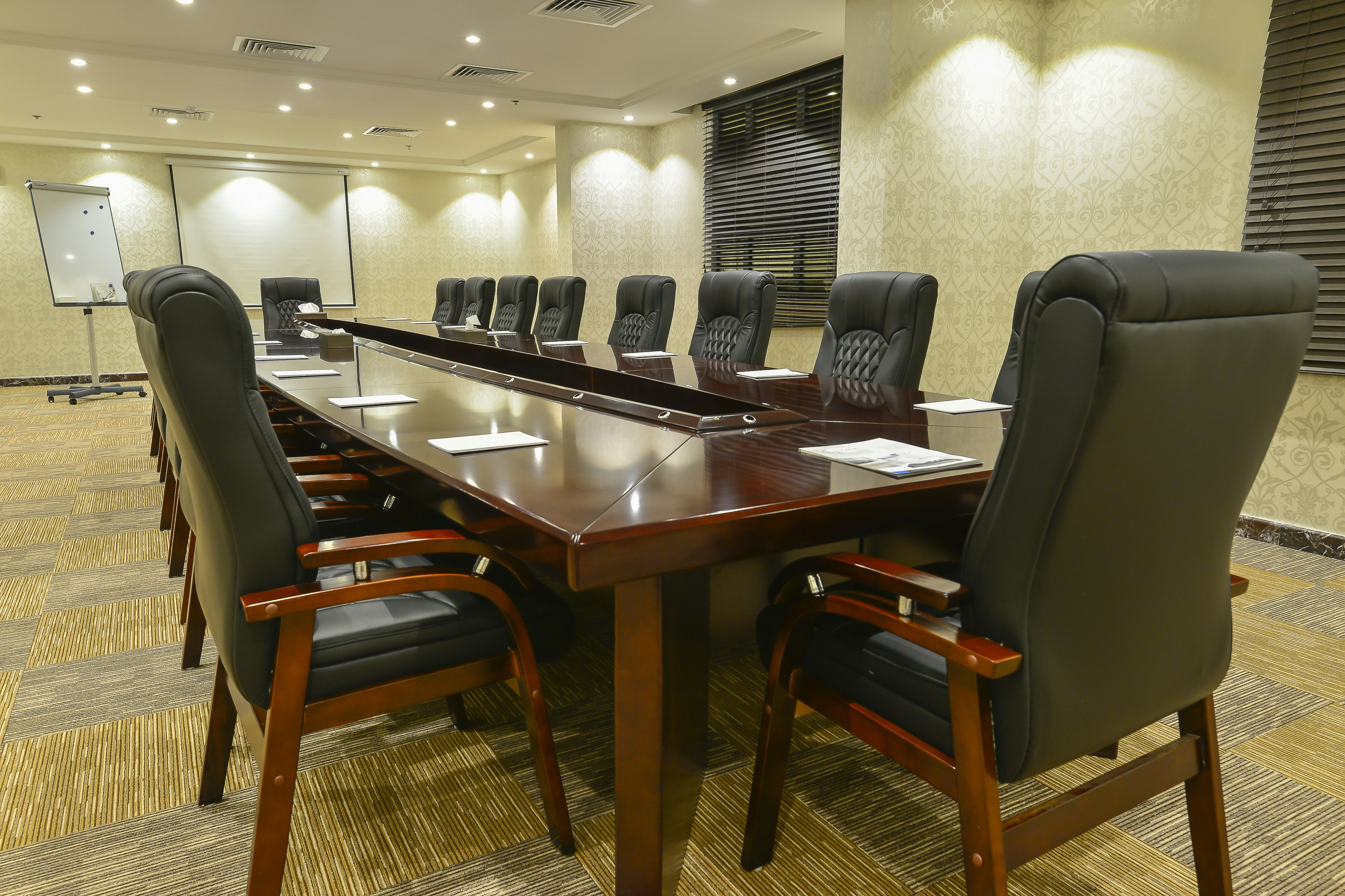 فندق كراون تاون(Crown Town Hotel) 44/46