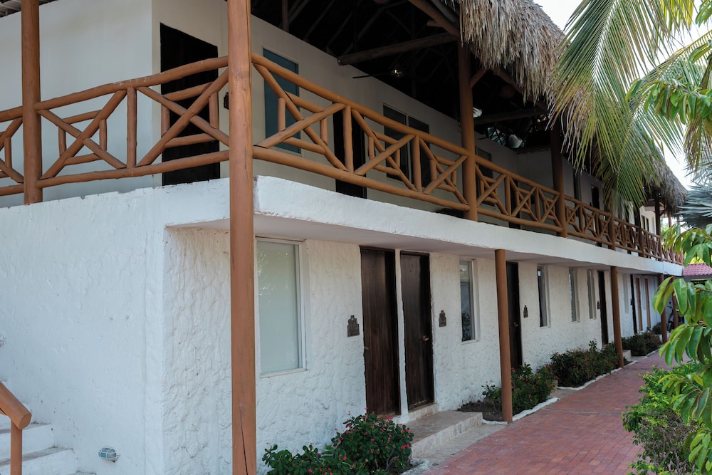 HOTEL ISLA REAL 1/48