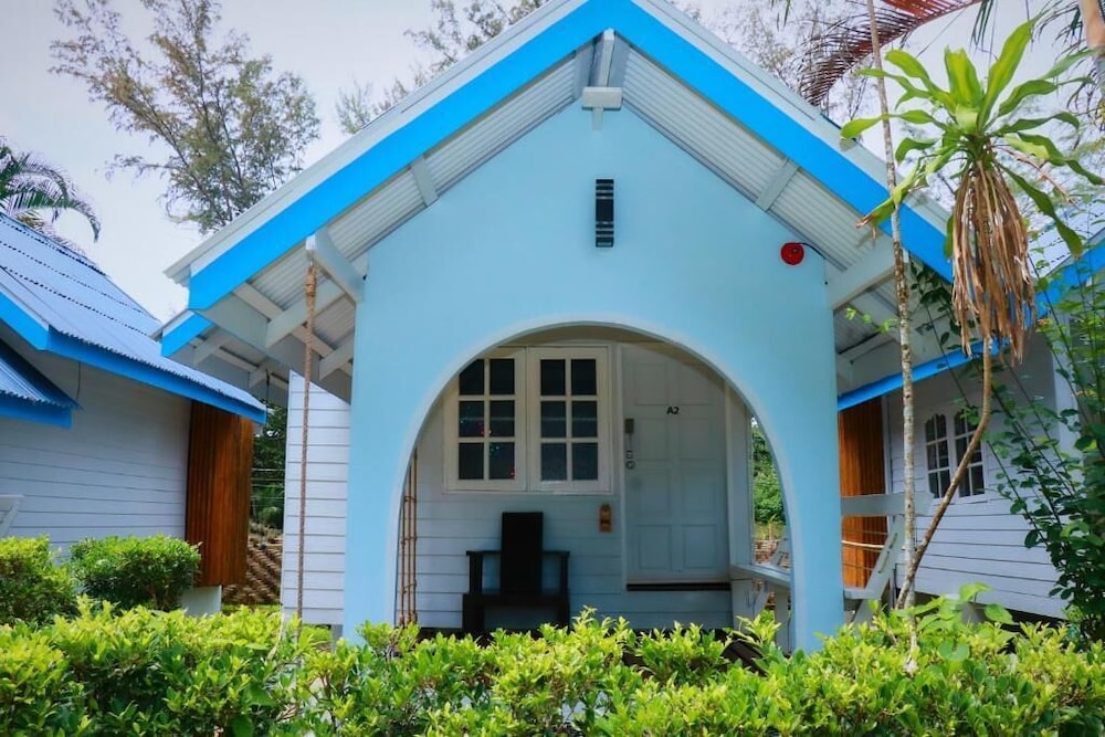 Pan Beach Bungalows photo4