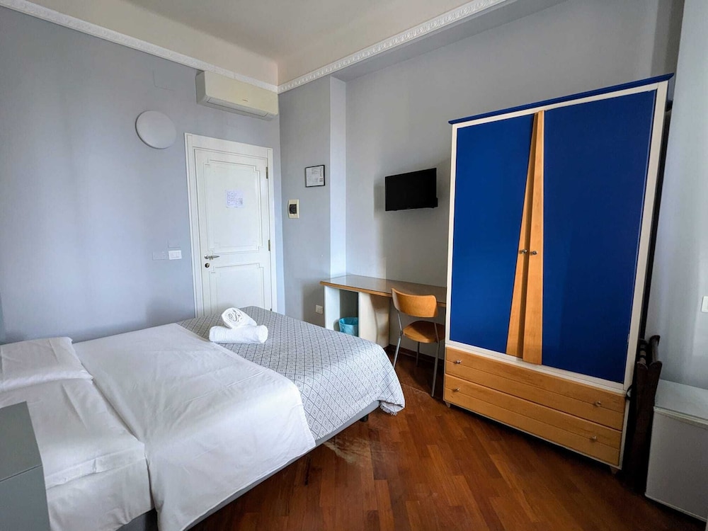 STANDARD, DOUBLE OR TWIN BED