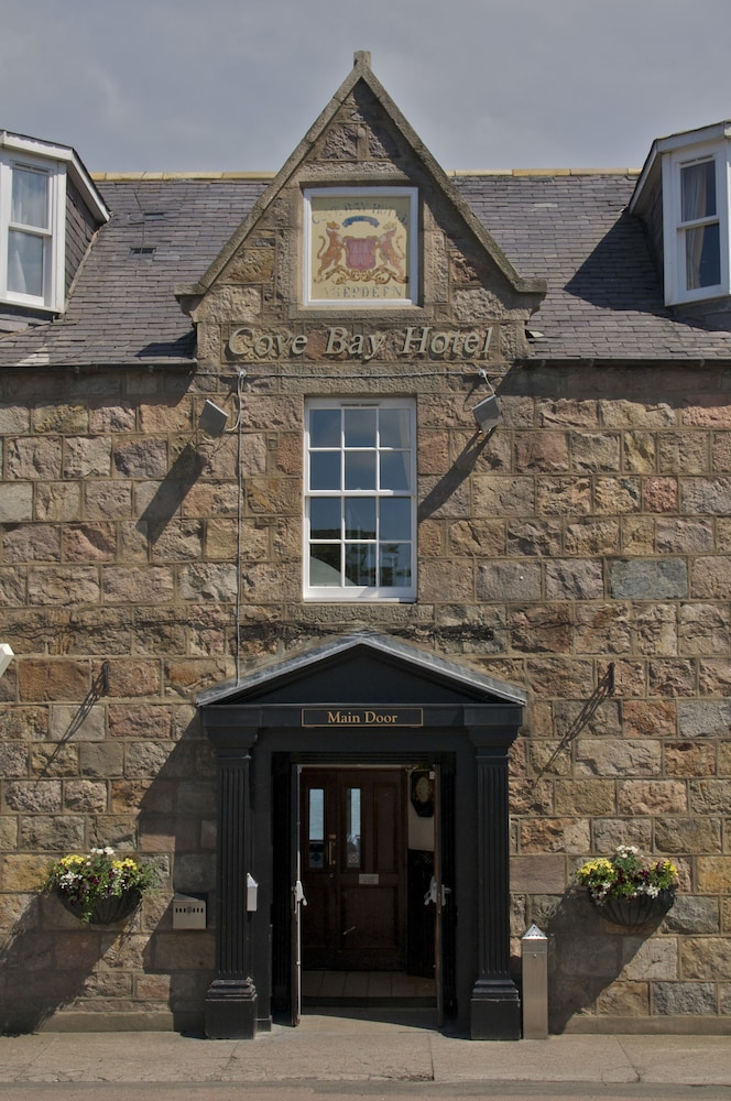 Cove Bay Hotel 58/60