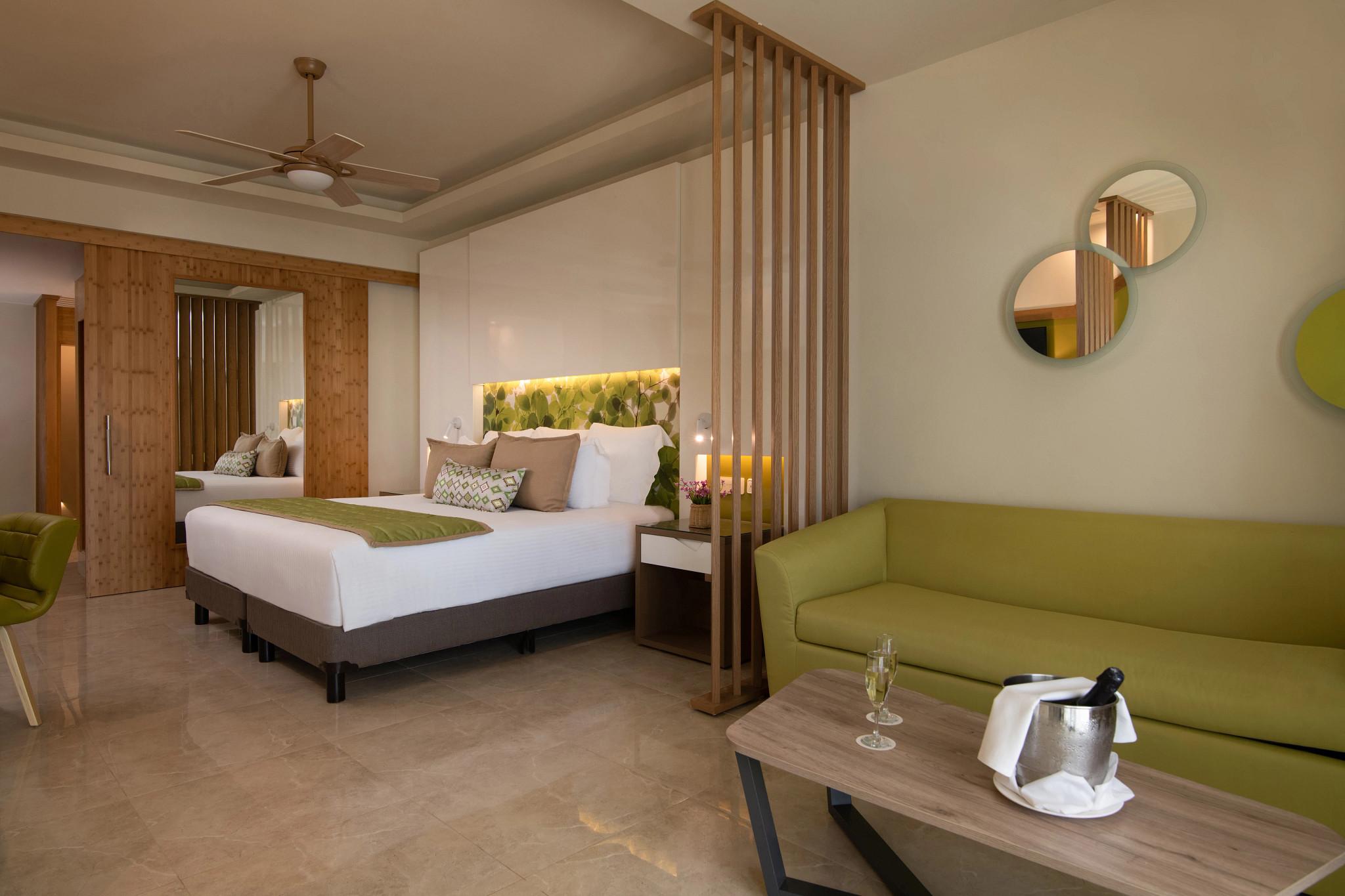 جناح سوبيريور بإطلالة على المسبح، Dreams Onyx Resort And Spa Punta Cana 2/3