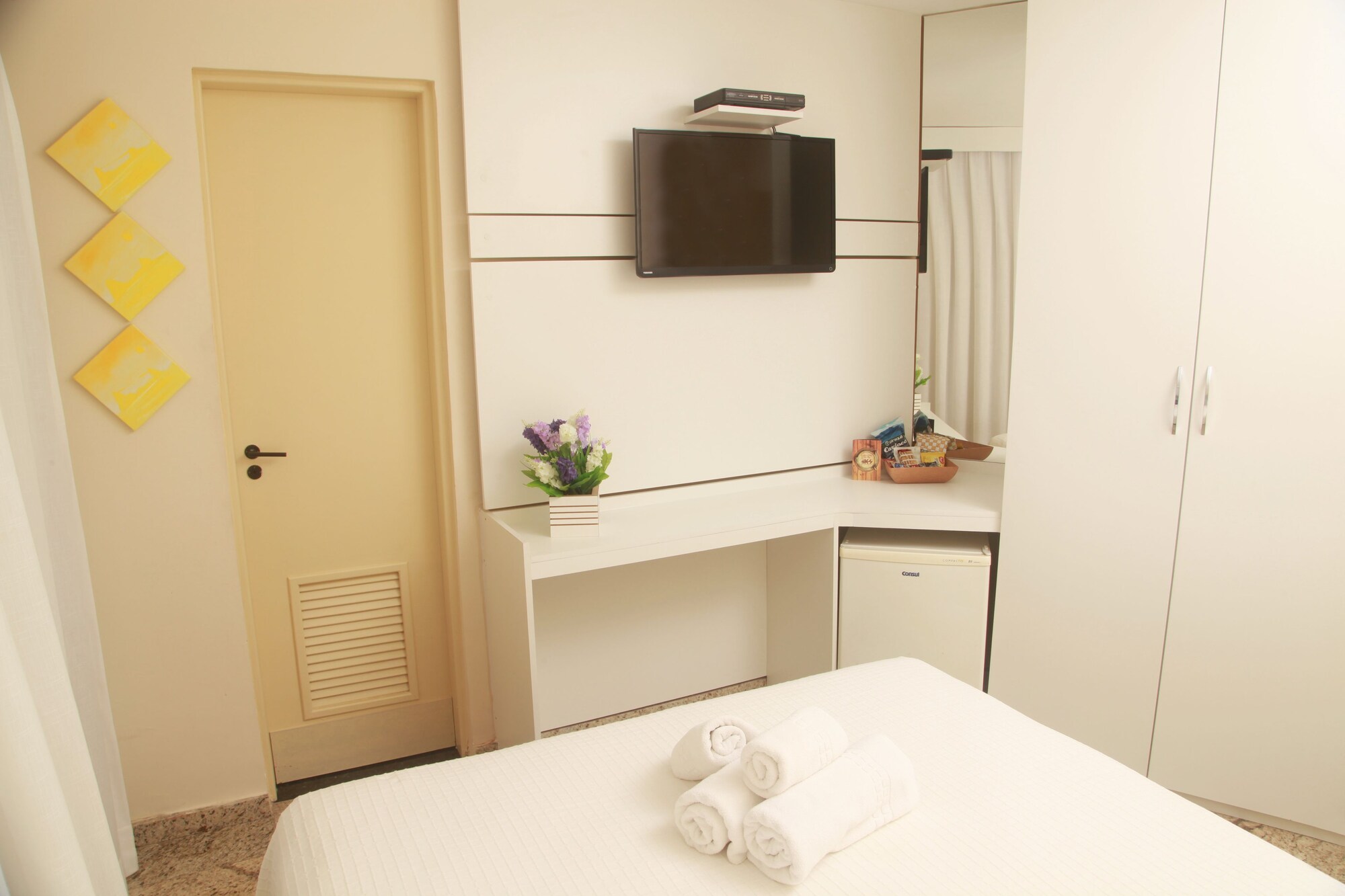 ECONOMY, DOUBLE BED, CITY VIEW