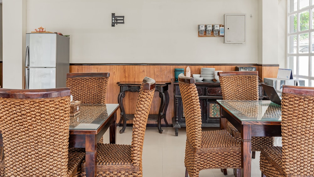 Super OYO 93765 Airport Kuta Bali Hotel 29/37