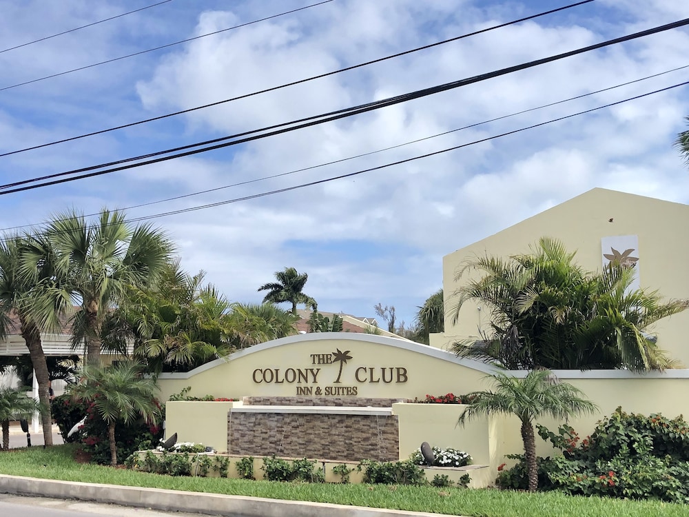 THE COLONY CLUB INN AND SUITES 4/55