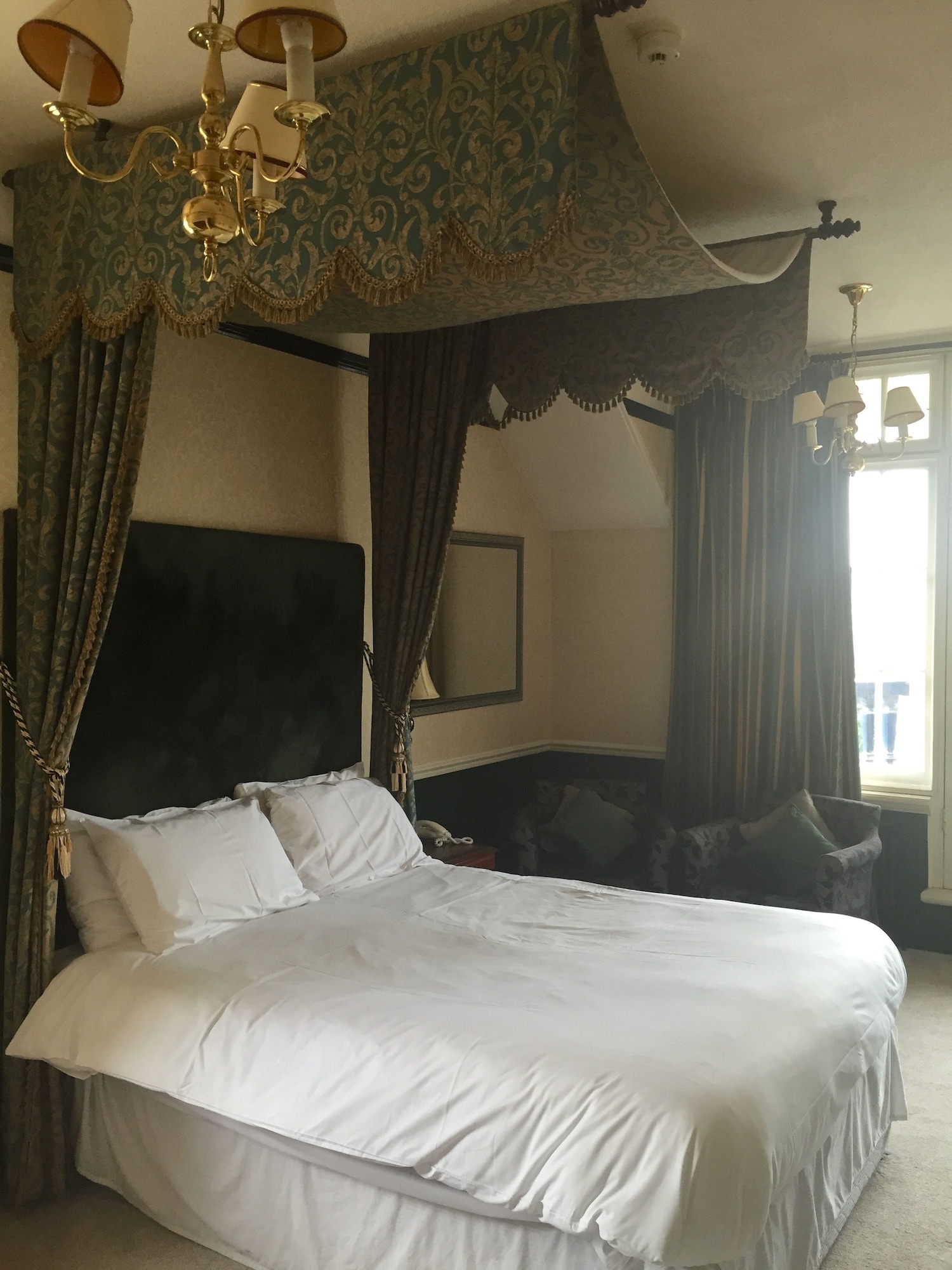 SUPERIOR, DOUBLE BED