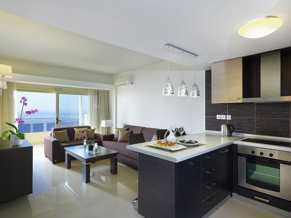 Macaris Suites And Spa 37/66