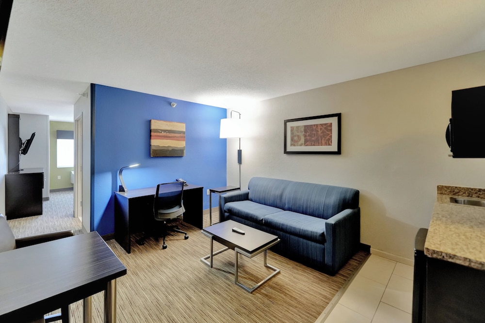 Holiday Inn Express Hotel Suites Beatrice 48/76