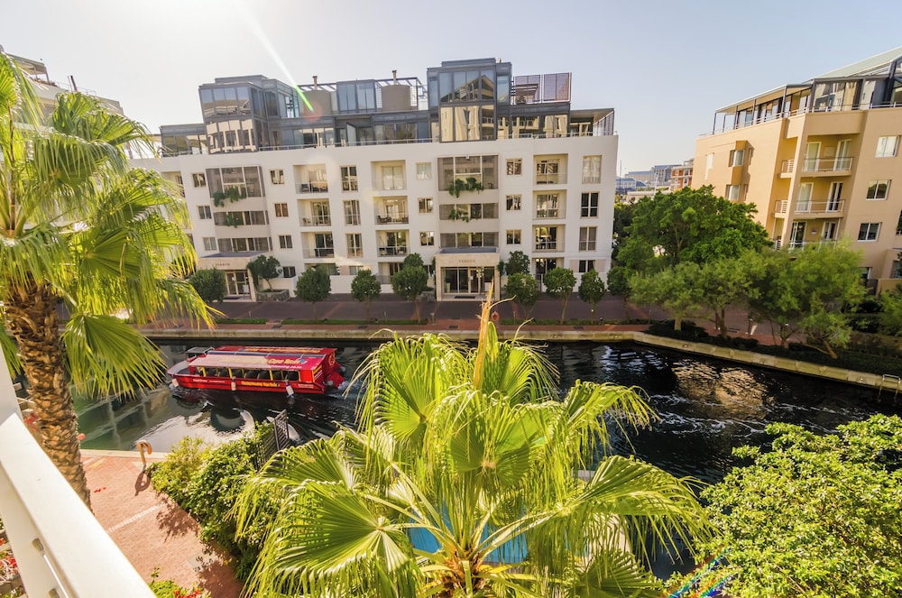 Mountain Marina Luxury Apartments 5/50