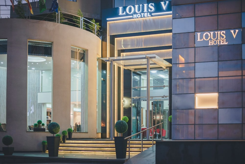 Louis V Hotel in DBAYEH
