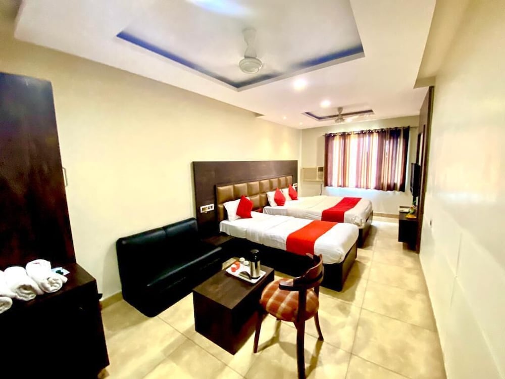 Oyo Rooms Ludhiana Railway Station Clock Tower 41/50