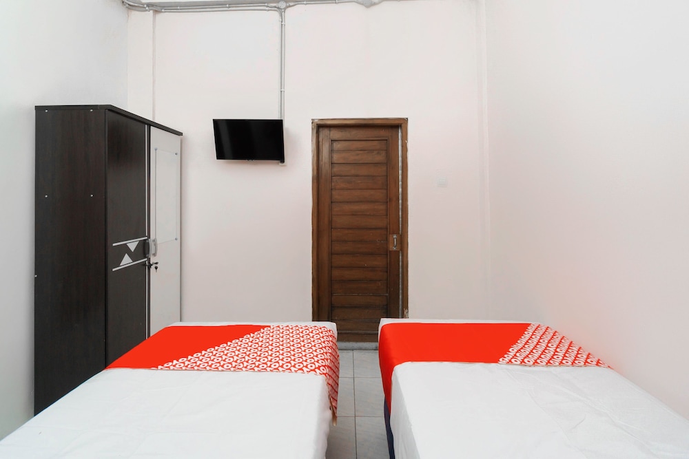 OYO 3006 Falisha Homestay Syariah 12/21