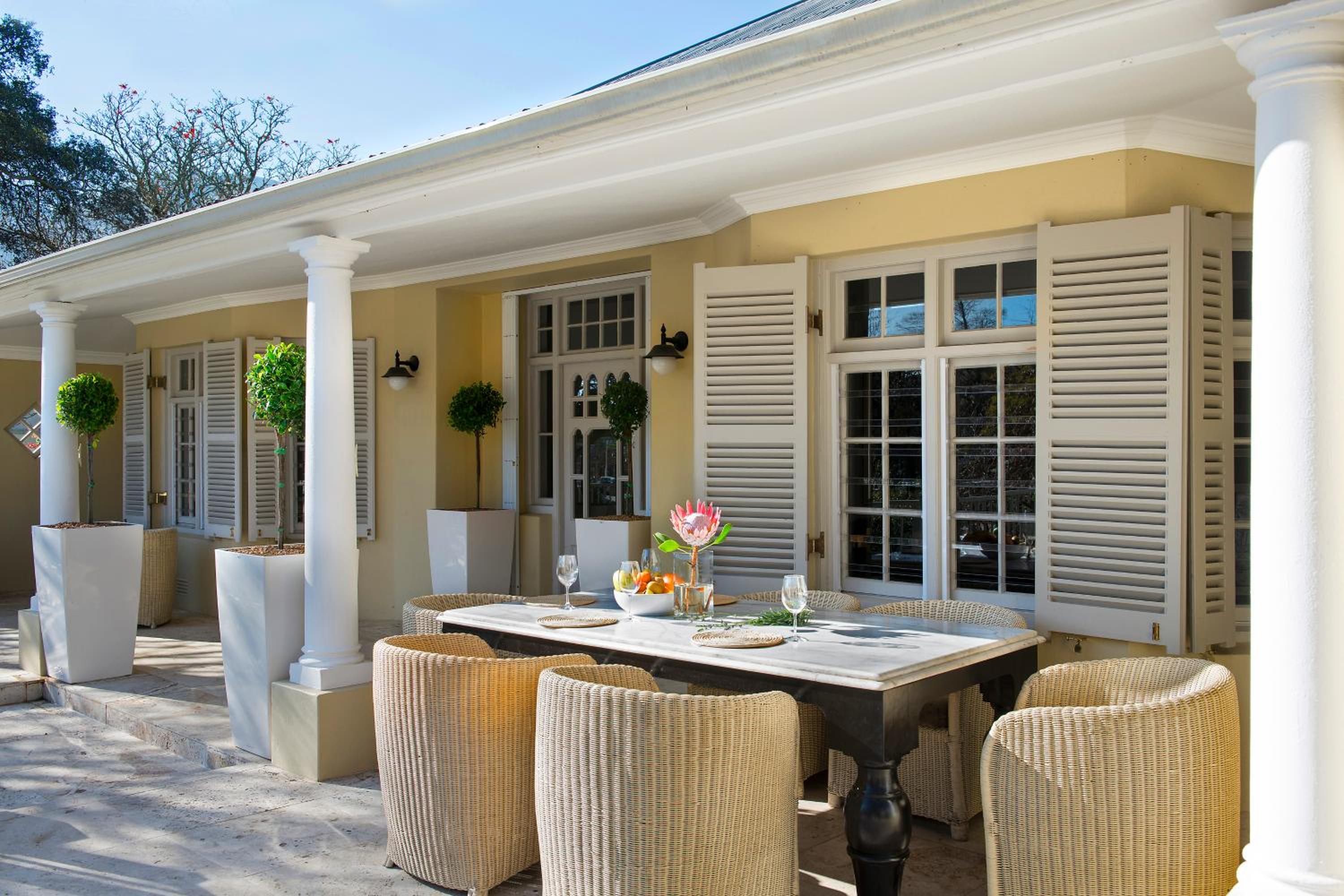 Auberge Daniella 6/85