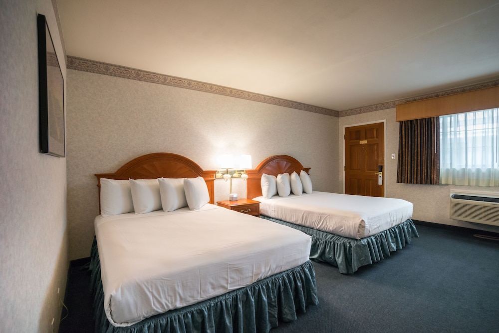 Nob Hill Motor Inn 20/40