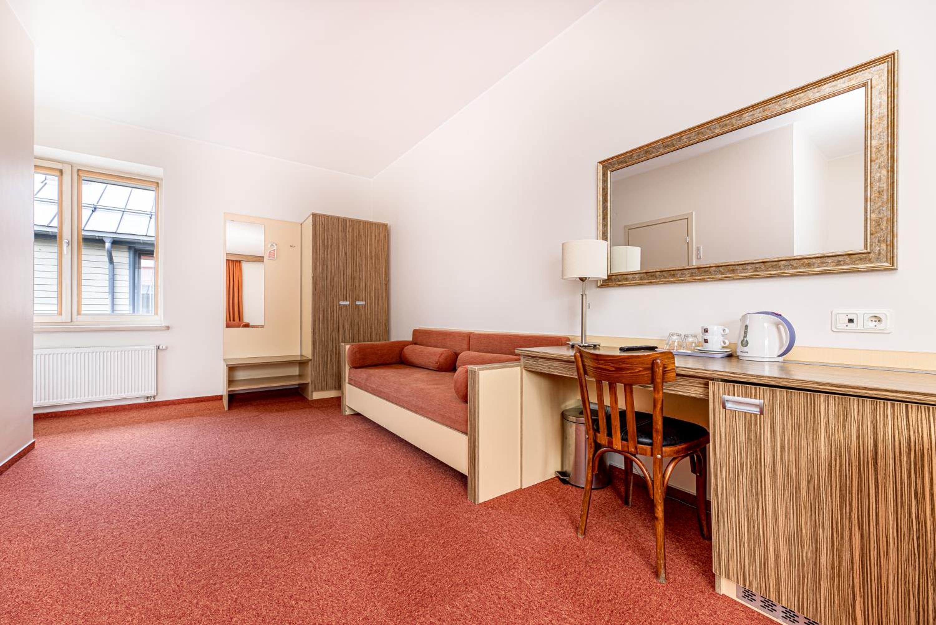 INFO HOTEL 35/50
