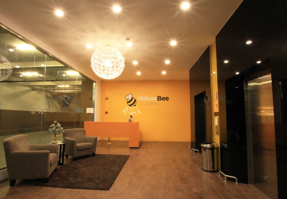 Yellow Bee Hotel 52/68