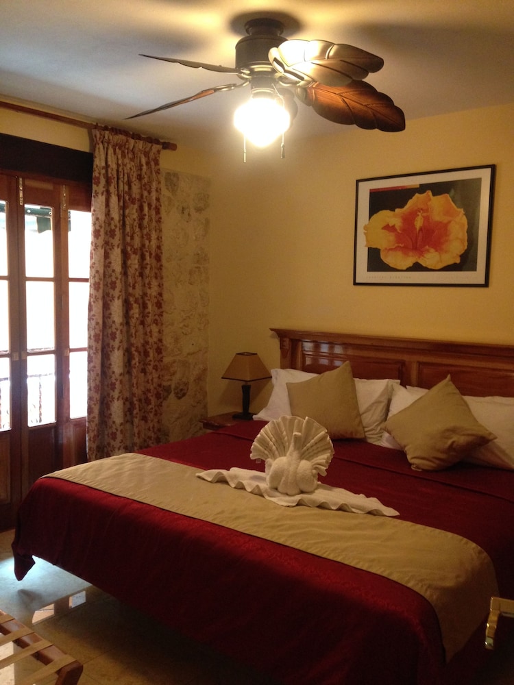 Cancun International Suites Ex Mallorca Hotel And Suites 22/35