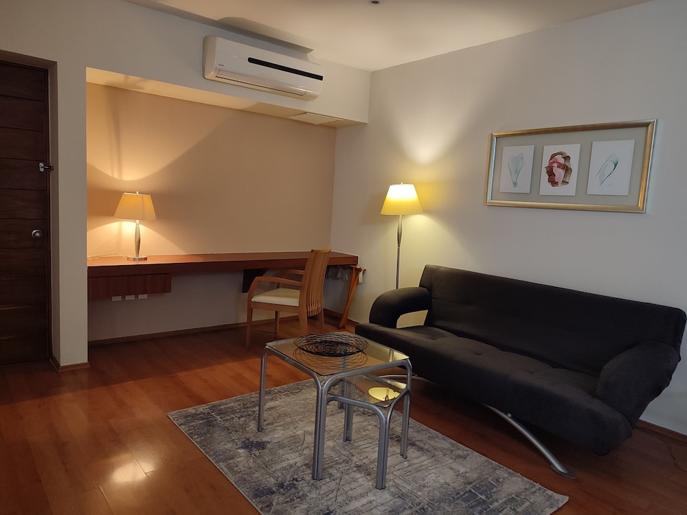 Lombardo Suites 31/50