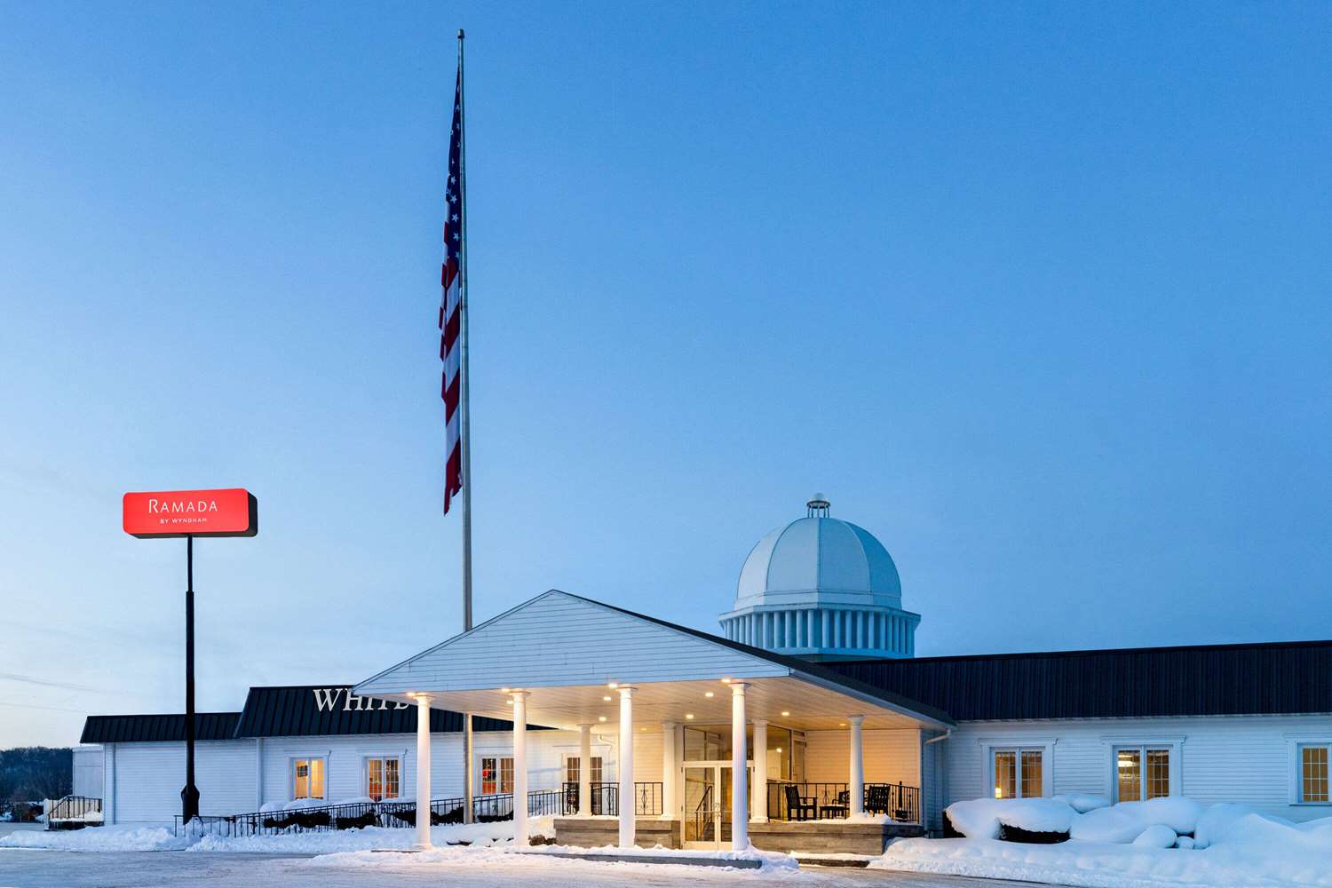 Ramada by Wyndham Richland Center 2/52