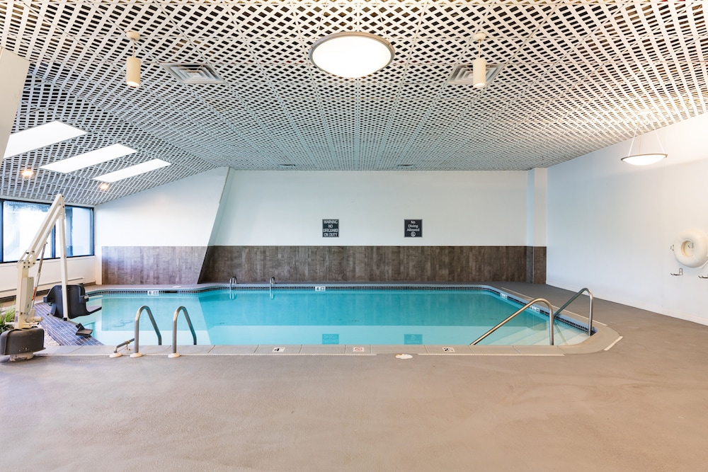 swimming pool spa