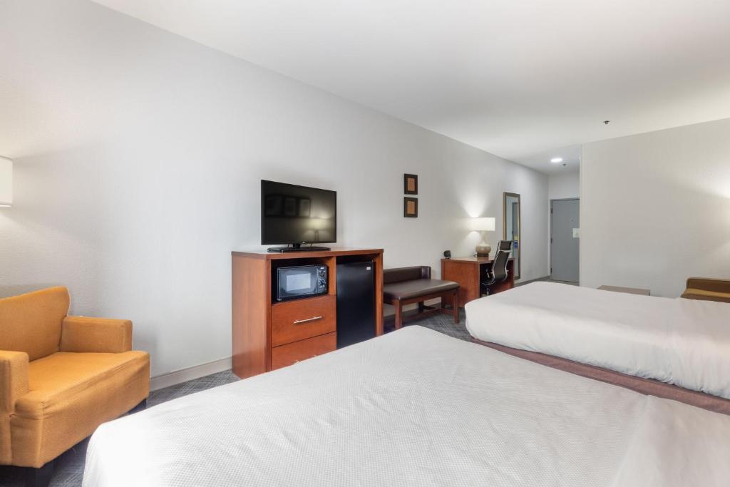 2 Queen Bed Rooms