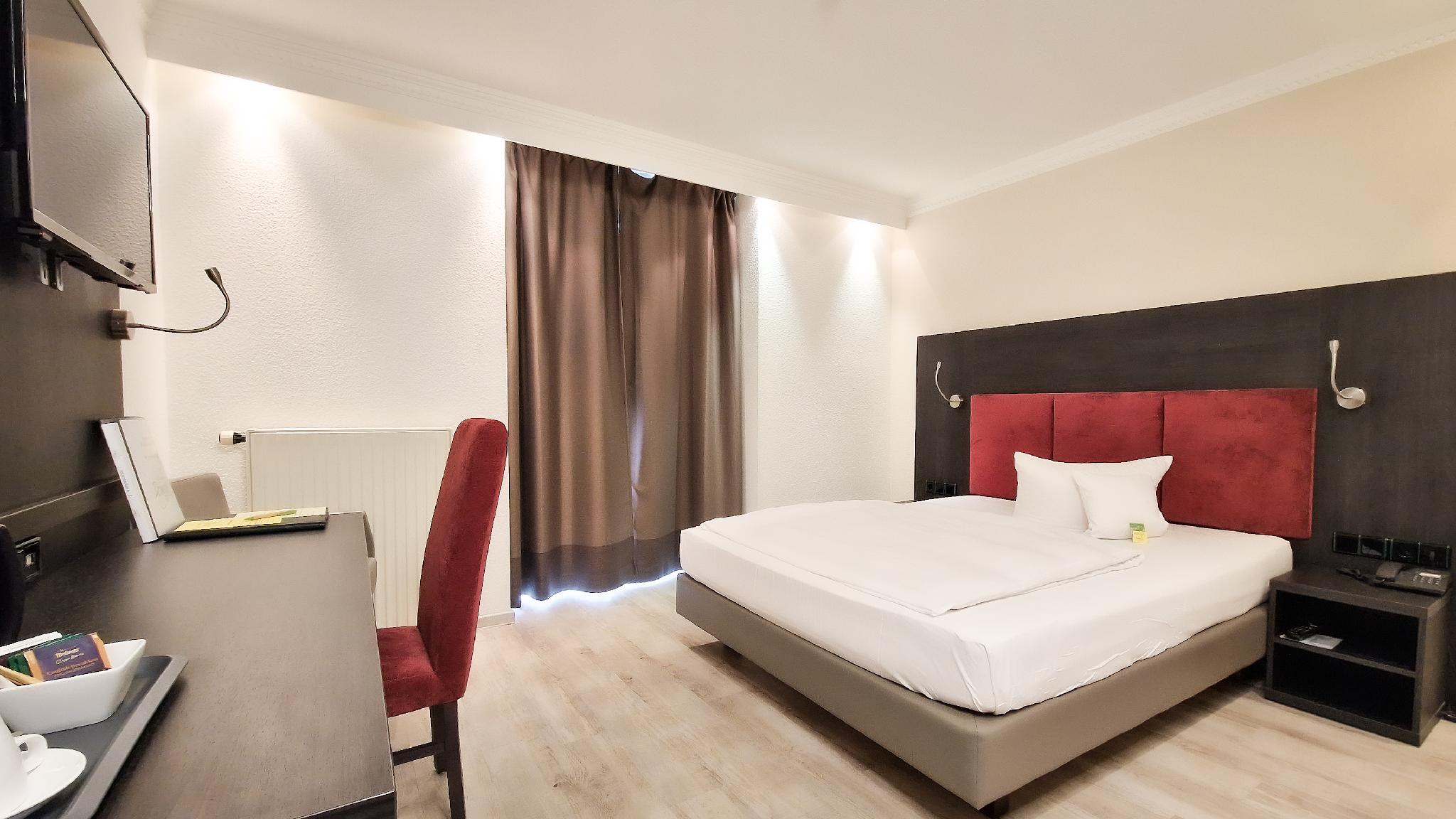 Semi Room, Superior, Semi Double Bed, Queen Bed