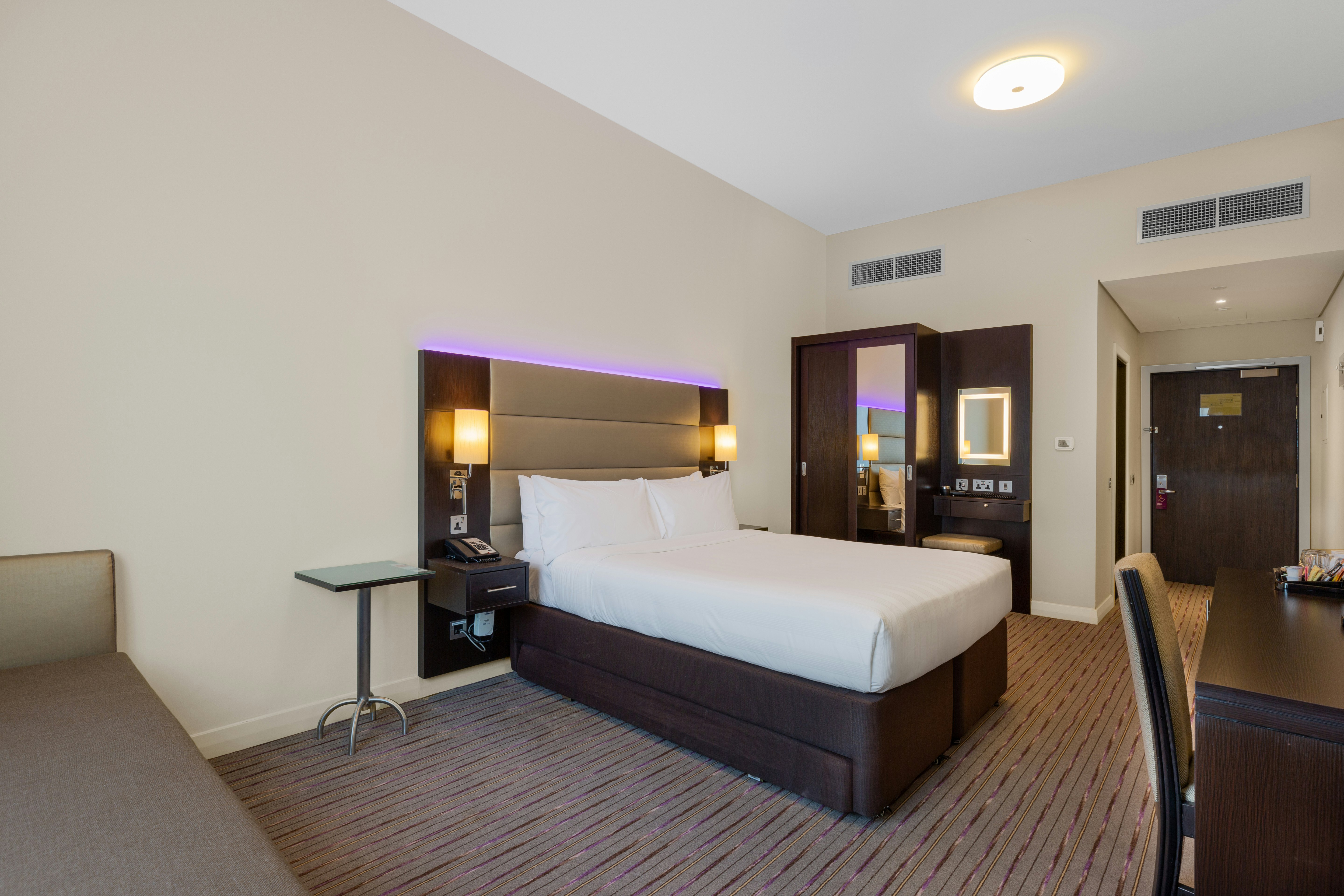 Premier Inn Dubai Ibn Battuta Mall 12/36