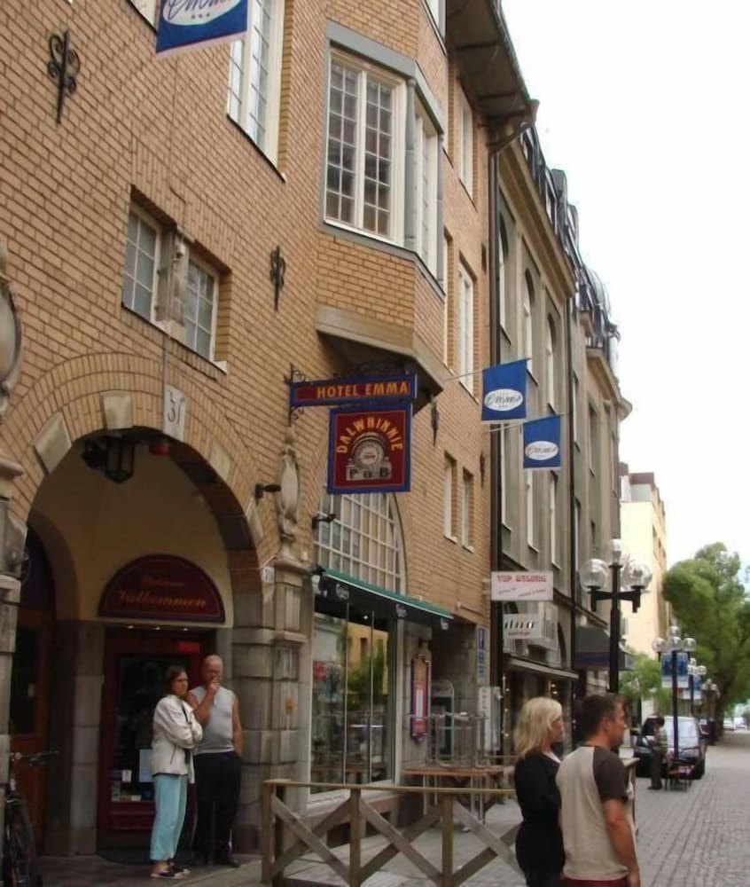 Hotel Emma 34/39