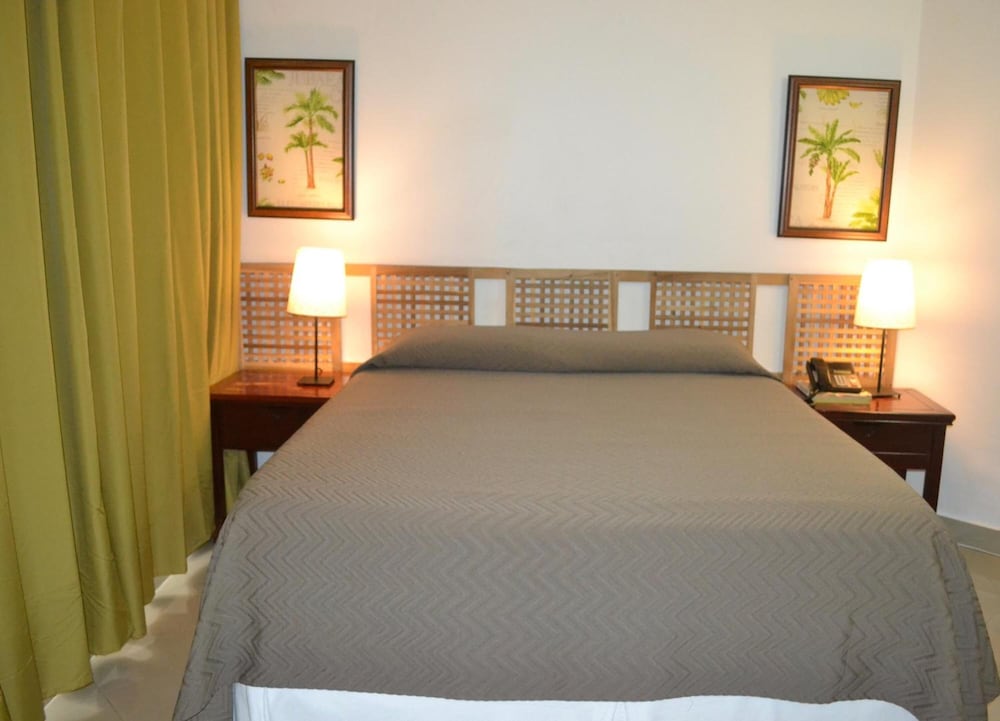 HOTEL PLAZA DEL SOL 7/60