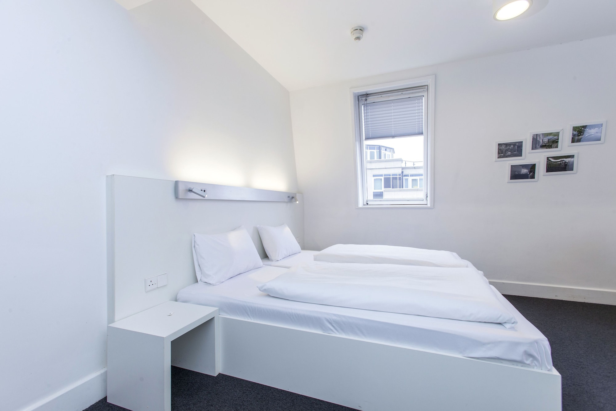 ROOM, DOUBLE BED