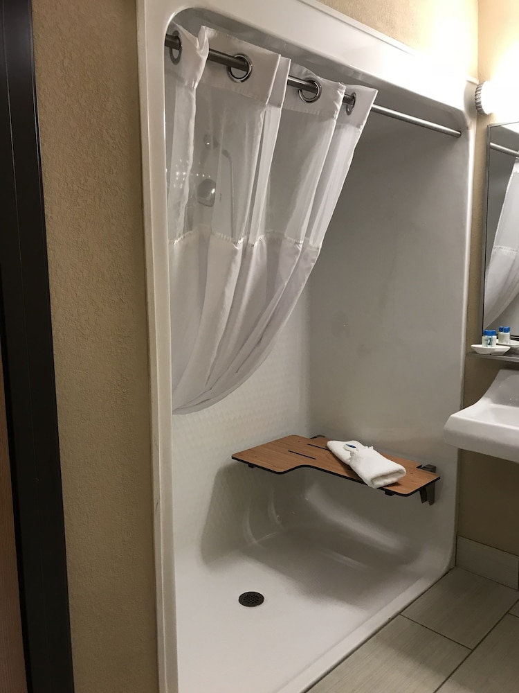 Best Western Port Columbus 21/45