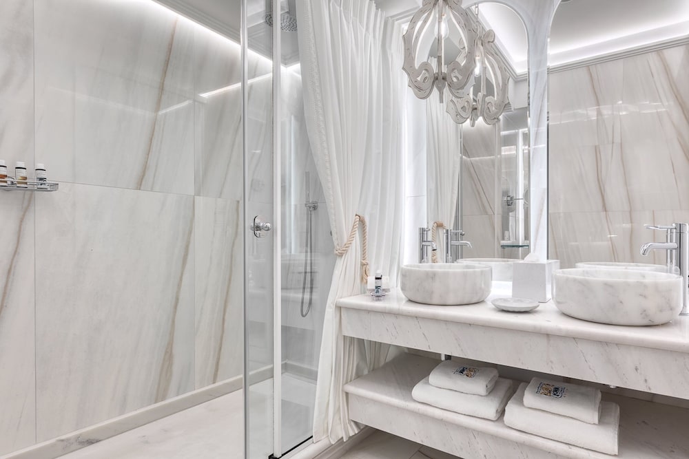 Saint John Hotel Villas and Spa 107/107