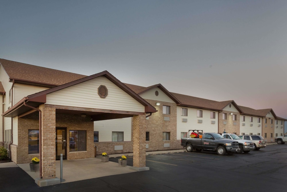 Super 8 By Wyndham Rochelle 3/30