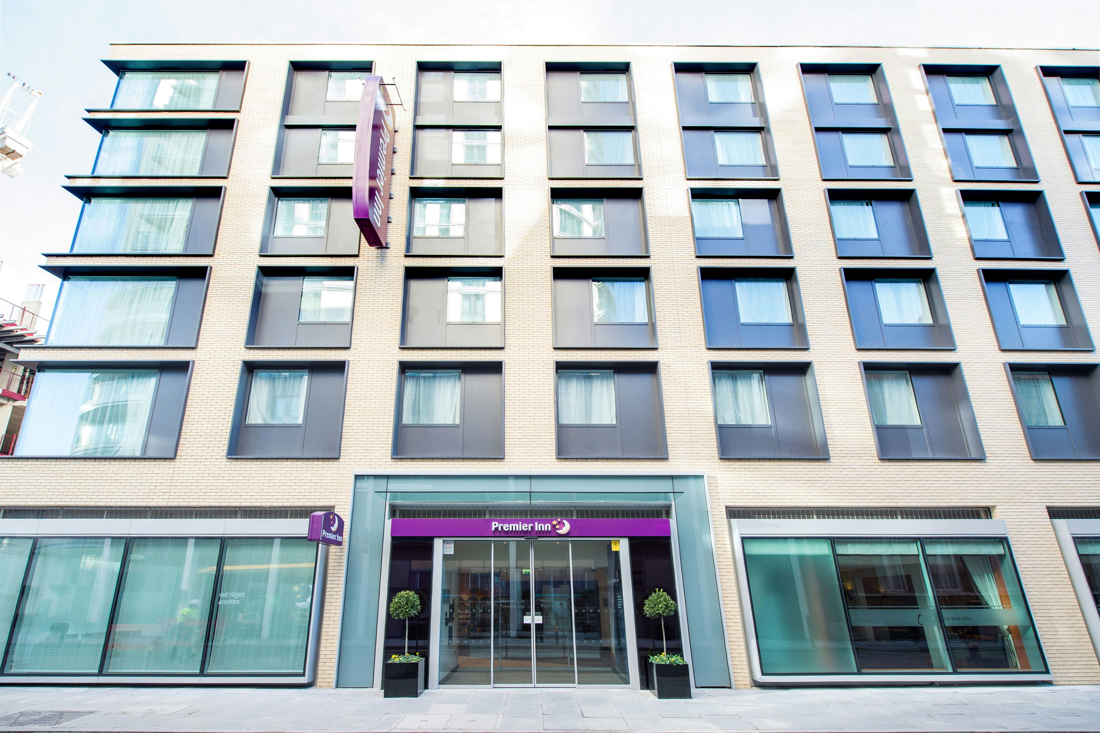 Premier Inn London City Aldgate in LONDON