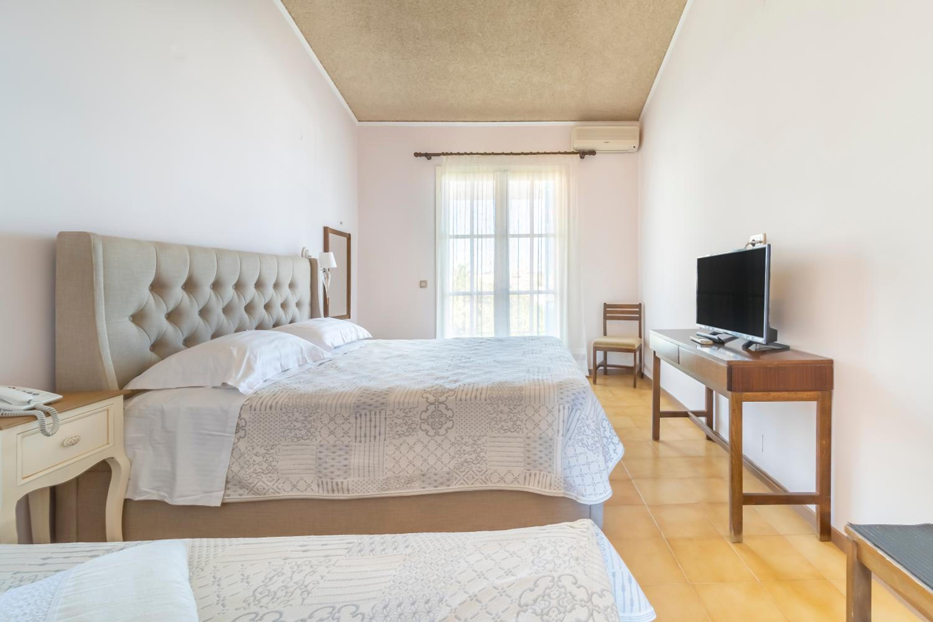 غرفة ديلوكس بسرير مزدوج بإطلالة على البحر، Hotel Agia Markella 7/10