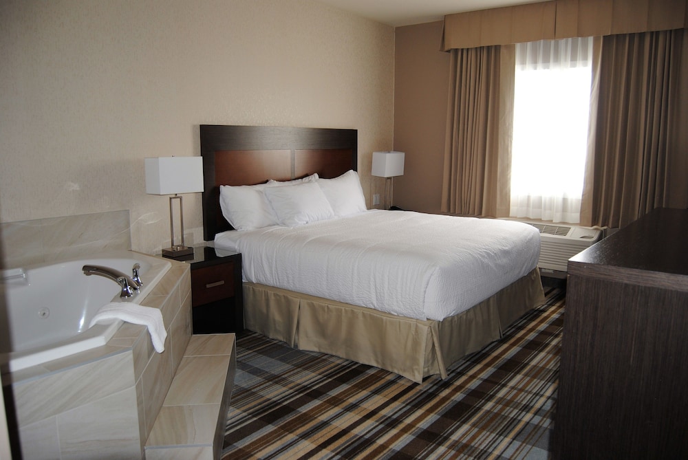 Fairfield Inn & Suites by Marriott Airdrie 16/54