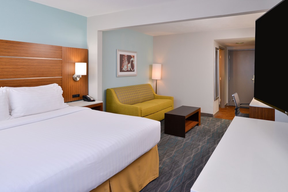 Holiday Inn Express Austin North Central 17/65