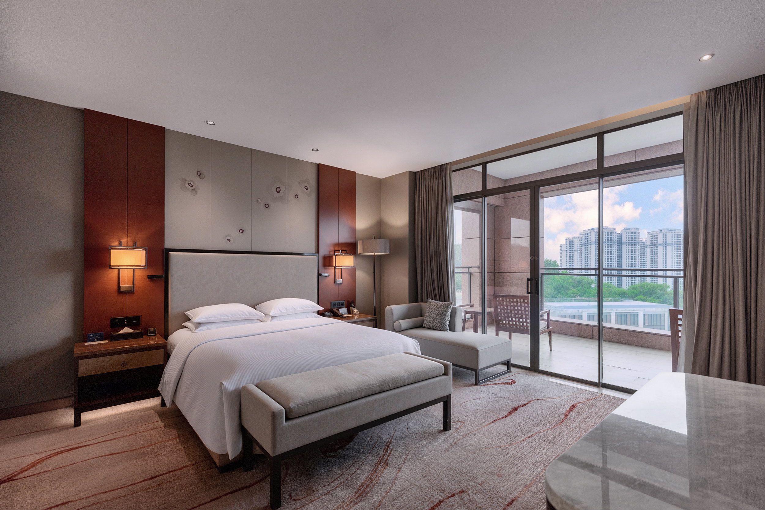 Ambassador, Suite, Lounge Access