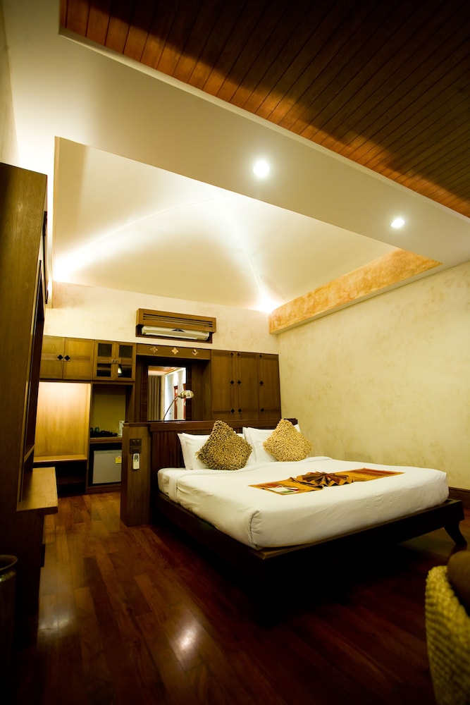 Montien House 20/50