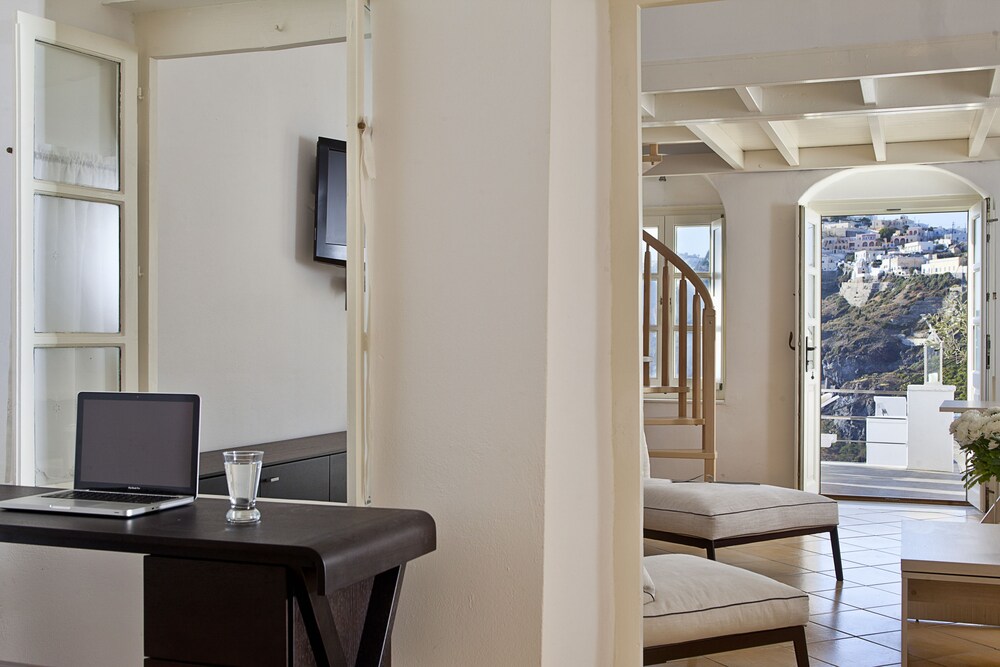 Thireas Hotel 42/69