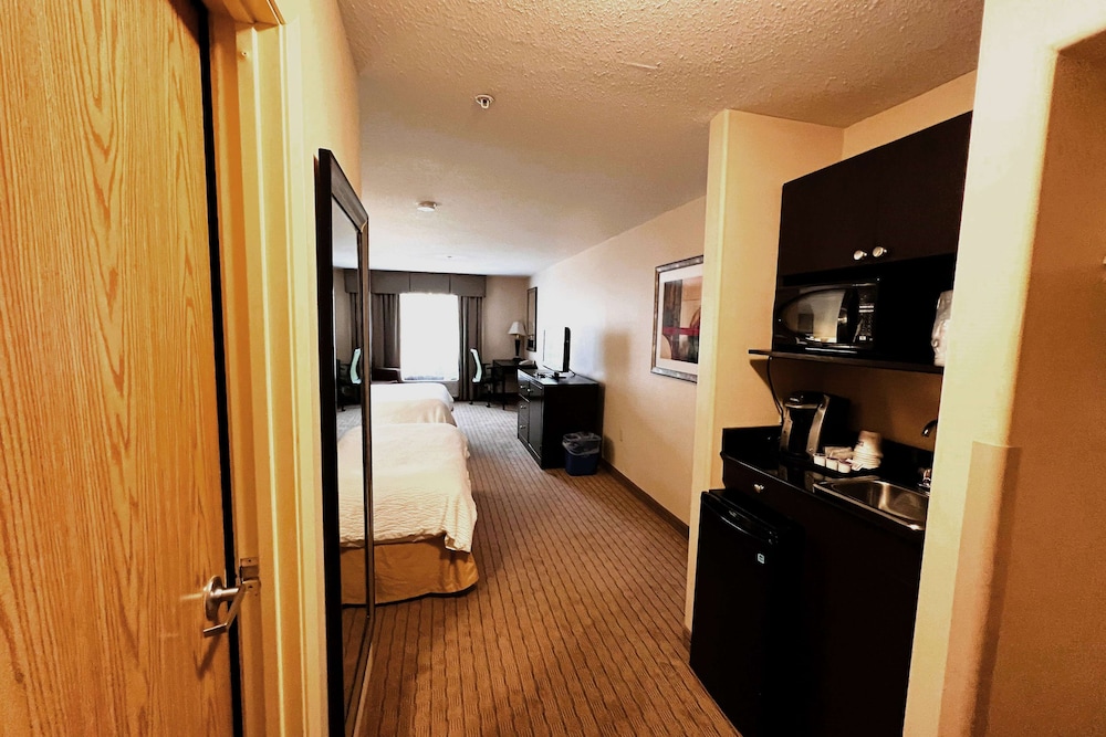 Ramada by Wyndham Prince Albert 26/52