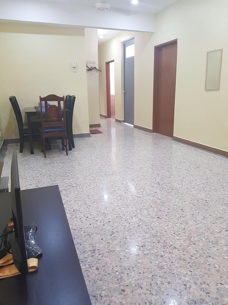 Maha Hotel 41/49