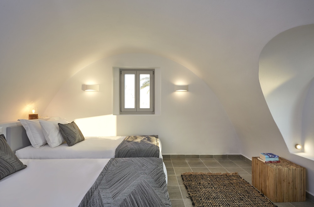 Aroma Suites 6/65