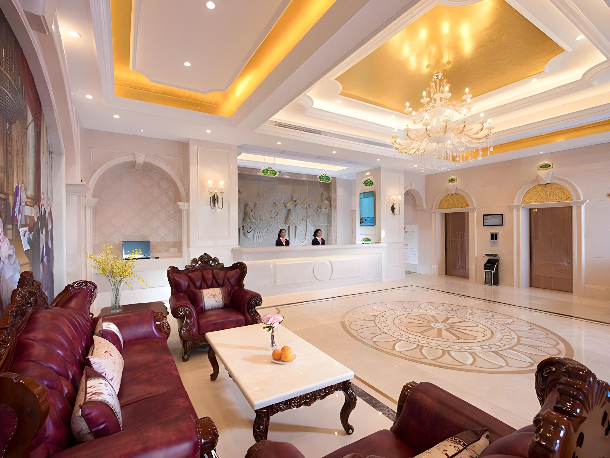 Vienna Hotel (Shenzhen Buji Metro Station) 27/37