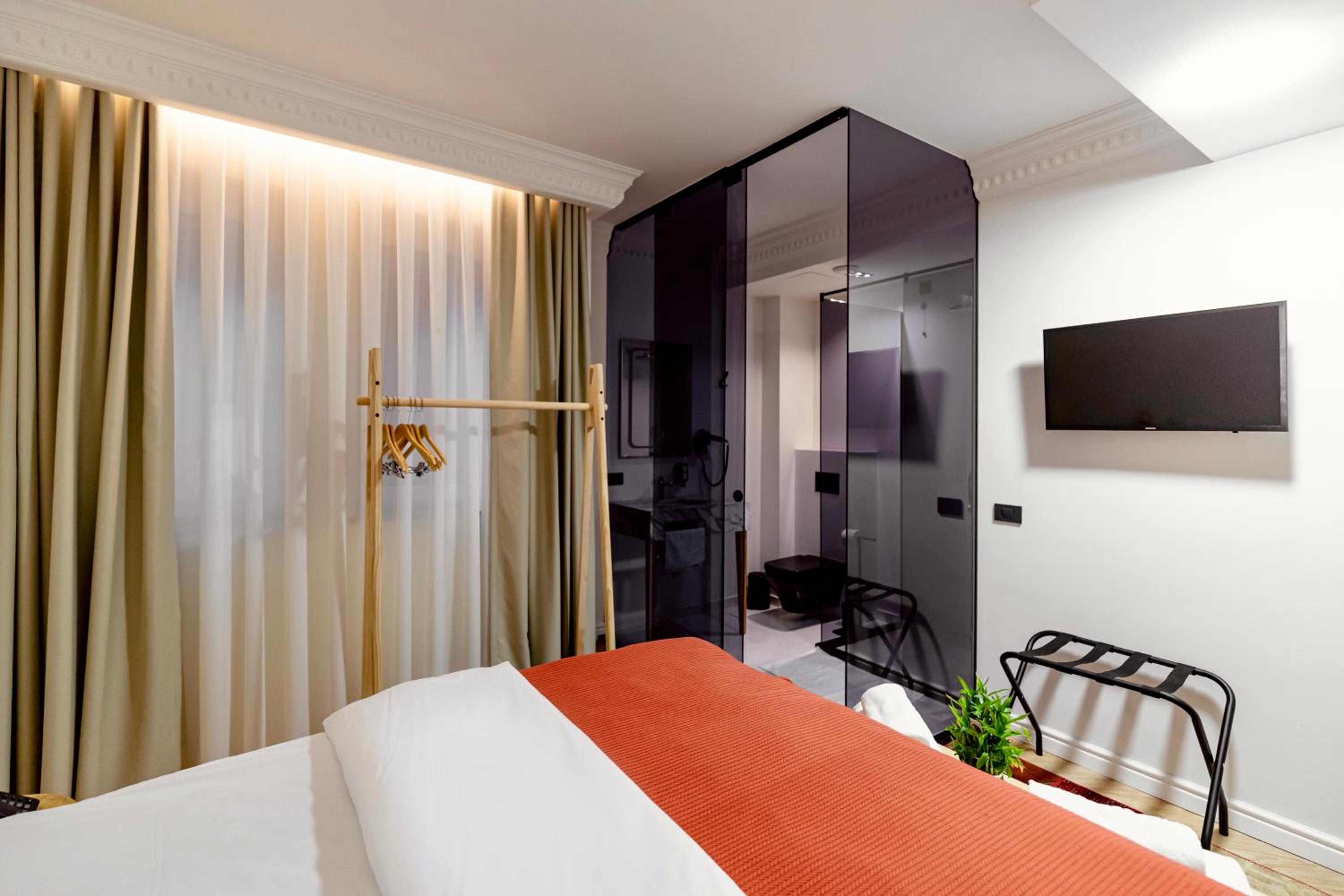 Garden Downtown Boutique Hotel Pristina 19/36