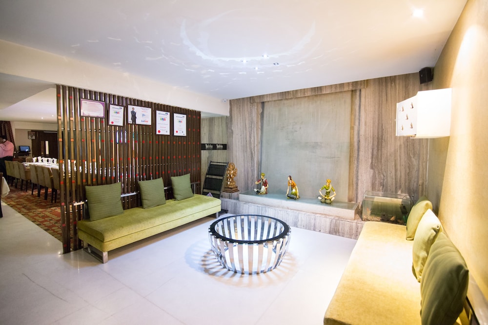 Hotel Hemaadri Grand 17/50