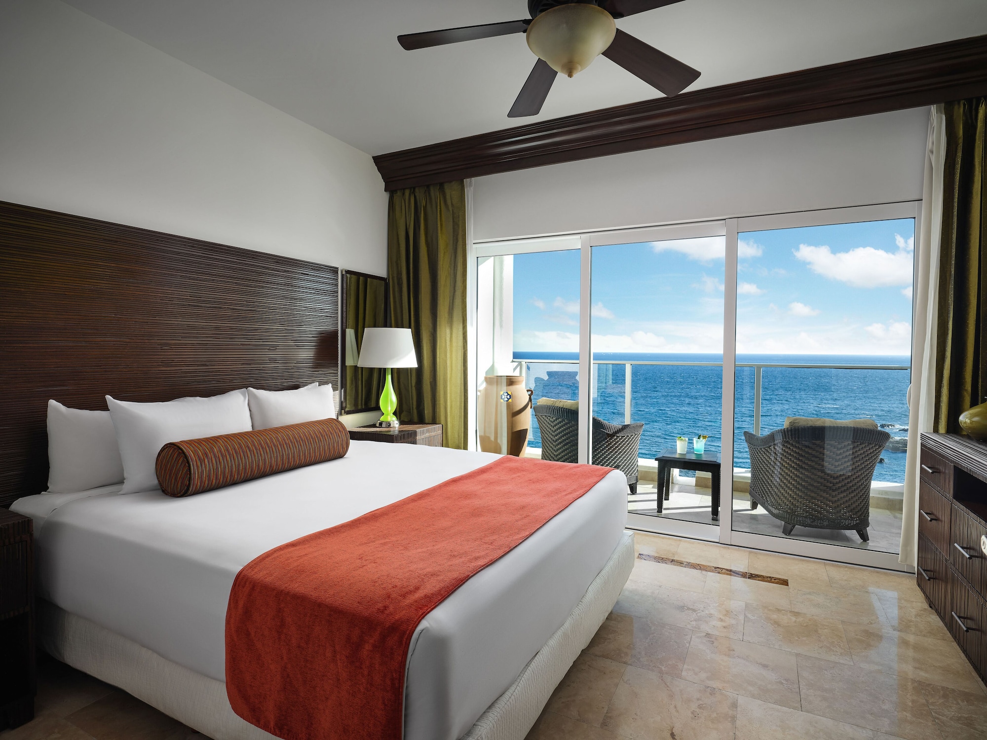 1 BEDROOM, SUITE, GARDEN VIEW