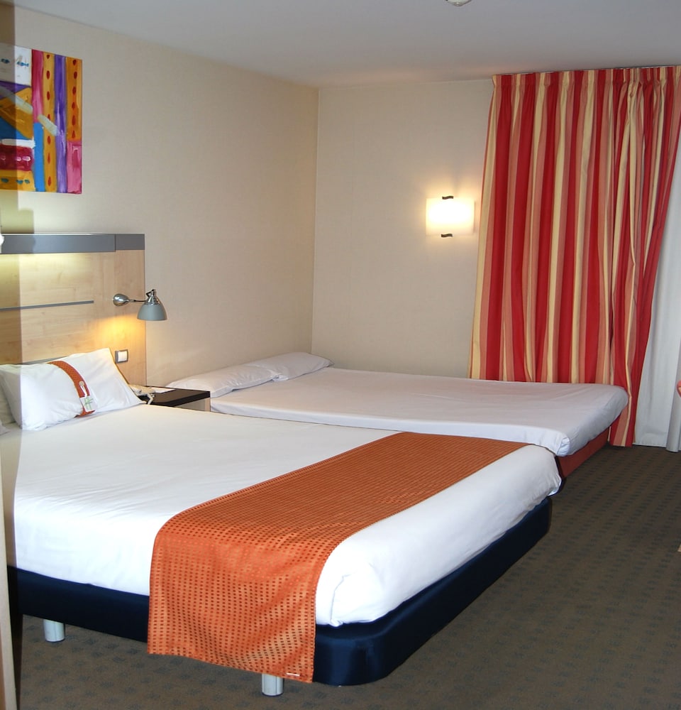 Holiday Inn Express Valencia Bonaire 17/50