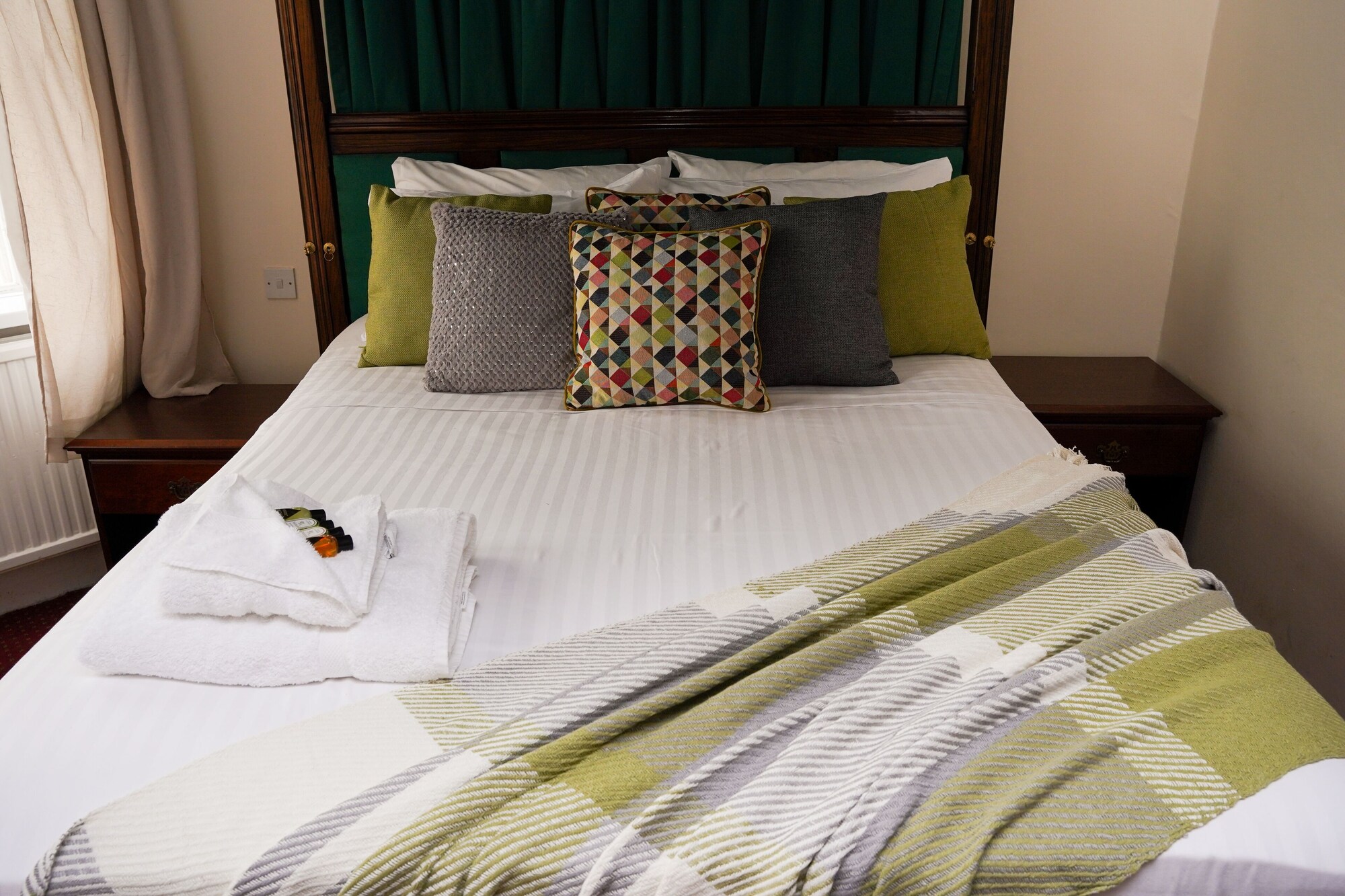 غرفة بسرير كينج، Hotel Samrat 5/9