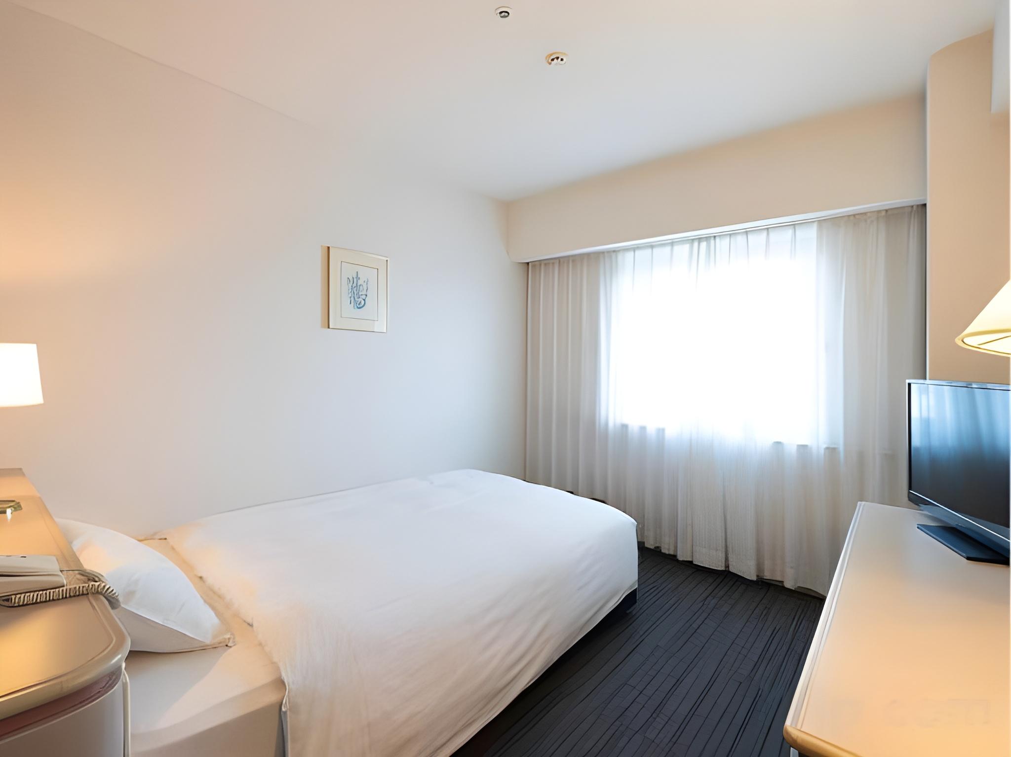 Semi Room, Single Bed, Semi Double Bed, Smoking